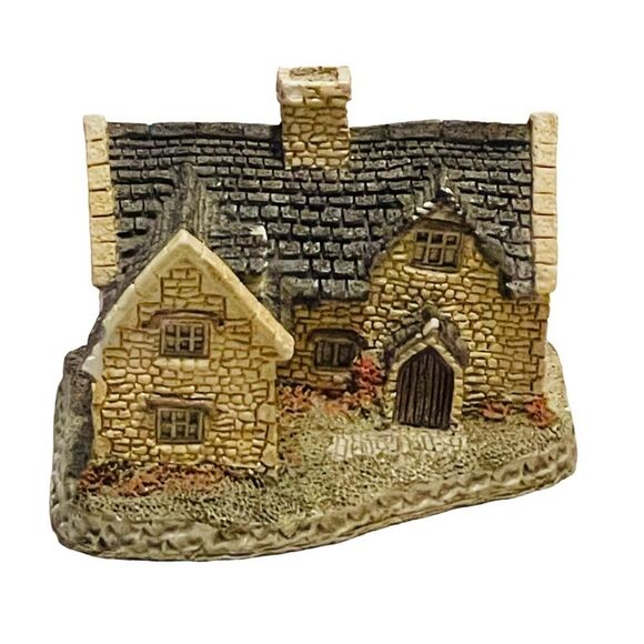 10/$25🦋 Vintage 1982 Cotswold Cottage by David Winter - Picture 1 of 9